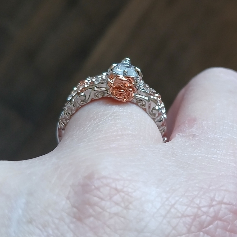 New Heart Shaped CZ Rose Gold & Silver Skulls & Roses Ring. - Picture 8 of 16